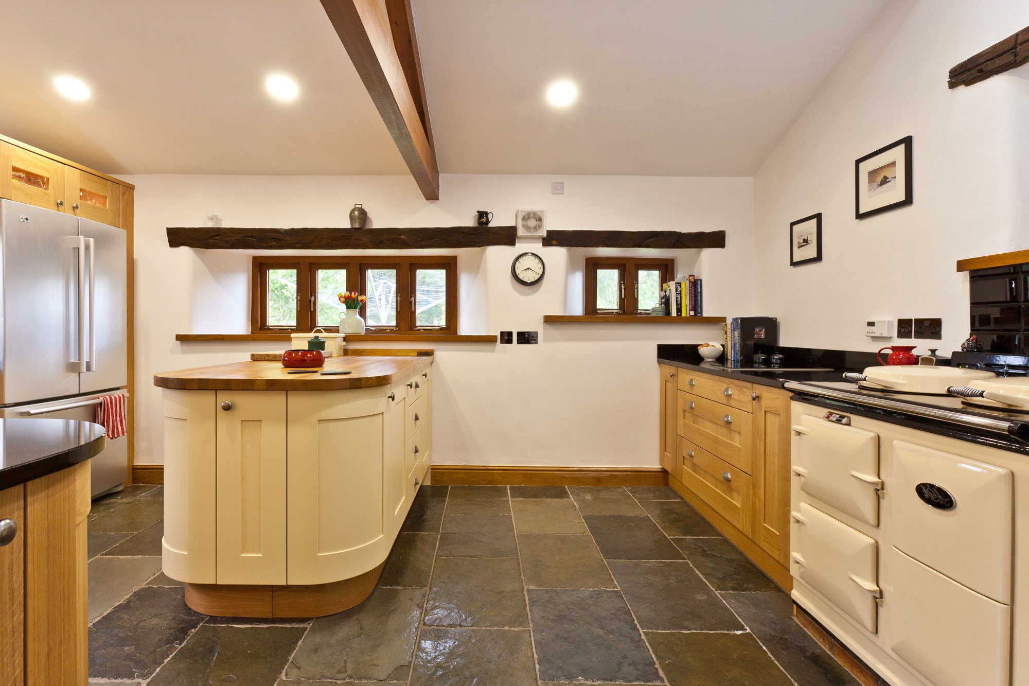 Traditional Luxury Kitchens Cumbria: Timeless Elegance & Craftsmanship