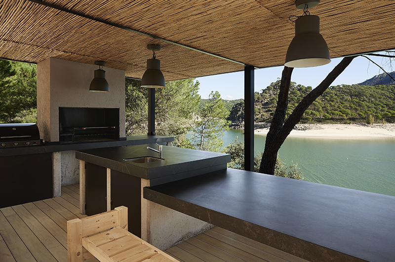 Dekton-Outdoor-Kitchen-view